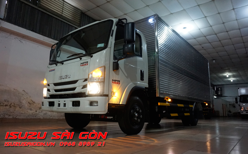 Xe Tải Isuzu 3T5 Tấn Thùng Kín NPR400
